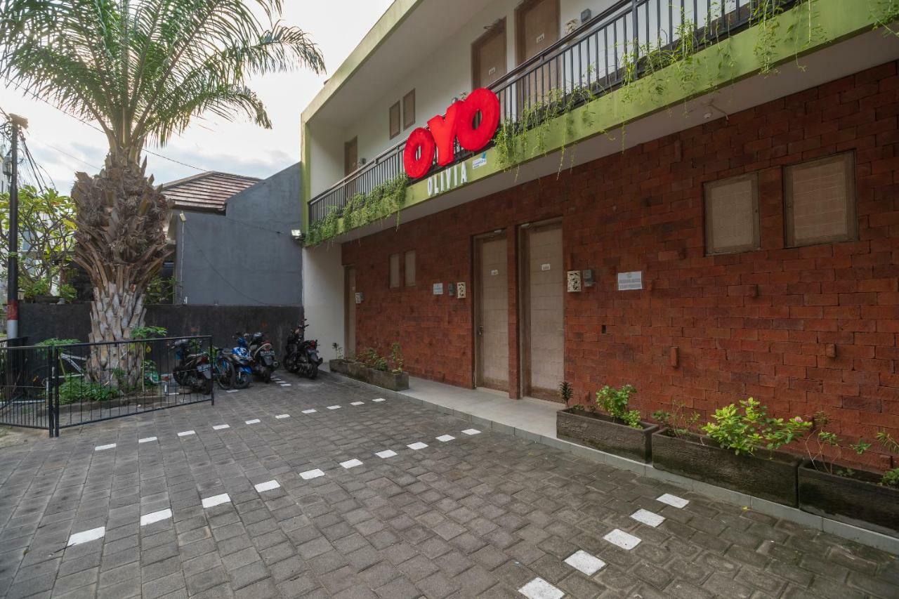 Oyo 697 Olivia Inn Denpasar Legian Esterno foto