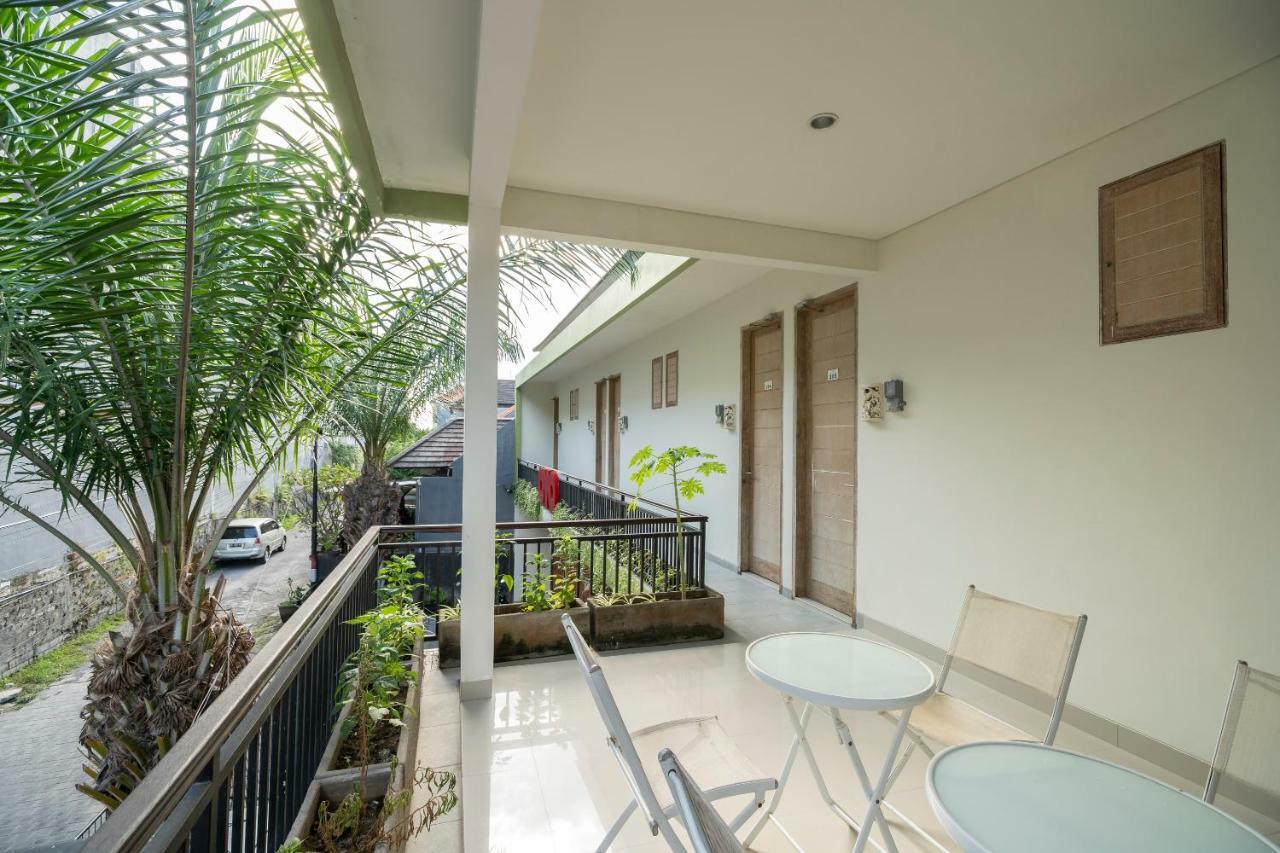 Oyo 697 Olivia Inn Denpasar Legian Esterno foto