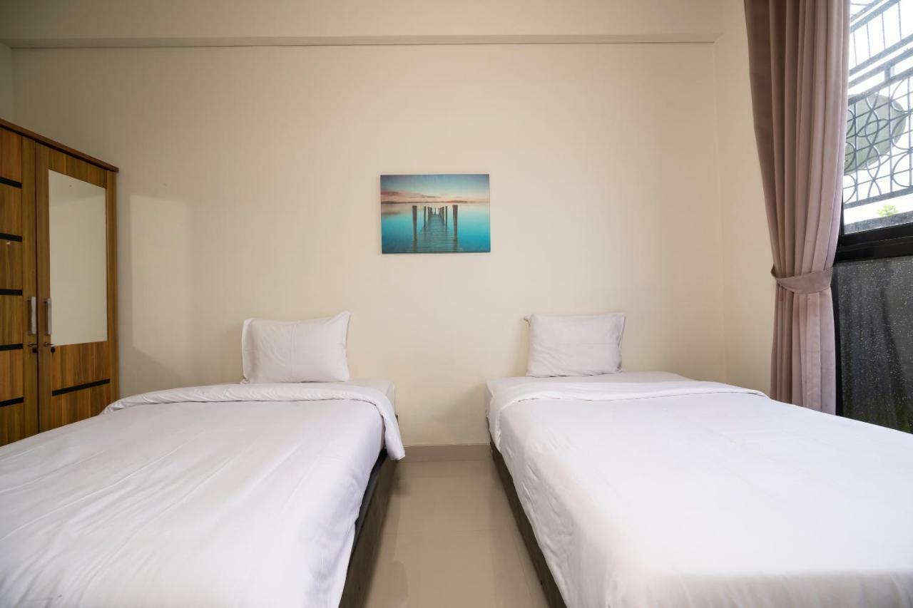 Oyo 697 Olivia Inn Denpasar Legian Esterno foto